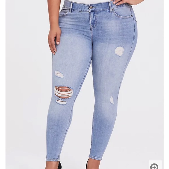 Torrid Distressed Light Bombshell Skinny Jean - Picture 2 of 12